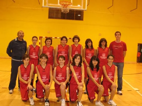 LA PEÑA BARCELONISTA DE TOTANA FELICITA AL EQUIPO DE BALONCESTO FEMENINO QUE ACTUALMENTE ESPONSORIZA