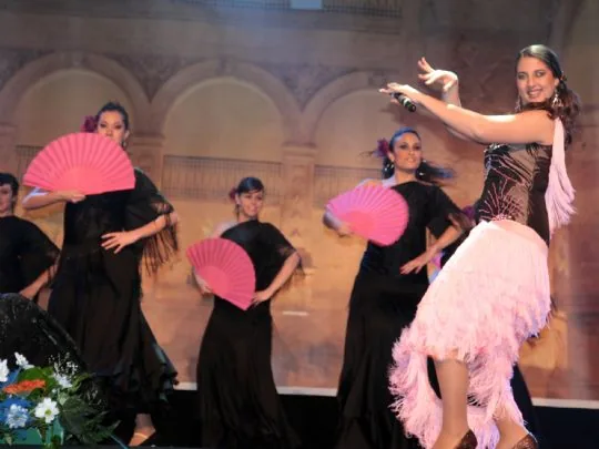 LA CANTANTE LORQUINA MARISOL SEGURA ACTUARA EN LA GALA DE LA XXXII TROBADA MUNDIAL DE PEÑAS BARCELONISTAS — imagen 2