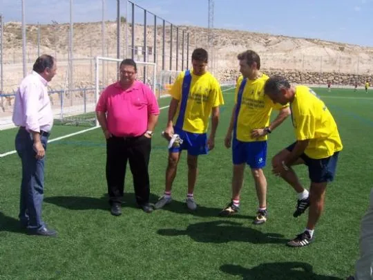 UN TOTAL DE 65 NIÑOS PARTICIPAN EN EL I CAMPUS DE FÚTBOL CIUDAD DE TOTANA 2009 EN EL QUE JULIO Y PAXTI SALINAS Y EL TOTANERO Y PORTERO DEL MÁLAGA C.F. FORMAN A LOS PEQUEÑOS DEPORTISTAS — imagen 3