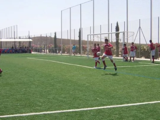 UN TOTAL DE 65 NIÑOS PARTICIPAN EN EL I CAMPUS DE FÚTBOL CIUDAD DE TOTANA 2009 EN EL QUE JULIO Y PAXTI SALINAS Y EL TOTANERO Y PORTERO DEL MÁLAGA C.F. FORMAN A LOS PEQUEÑOS DEPORTISTAS — imagen 6