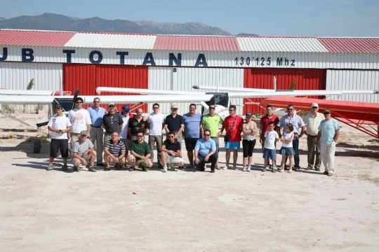 LA XXXII TROBADA MUNDIAL DE PEÑAS CONTARA CON LA COLABORACION DEL AEROCLUB TOTANA