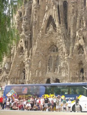 EL AUTOBUS SOLIDARIO DE LA TROBADA EN BARCELONA
