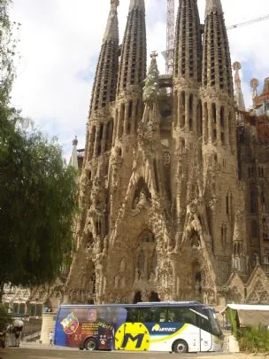 EL AUTOBUS SOLIDARIO DE LA TROBADA EN BARCELONA — imagen 2