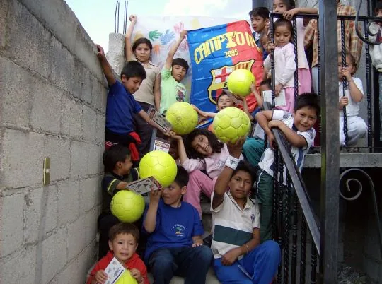 LA PEÑA BARCELONISTA DE TOTANA ENVIA MATERIAL DEPORTIVO A ATLANGATEPEC (MÉJICO) — imagen 2