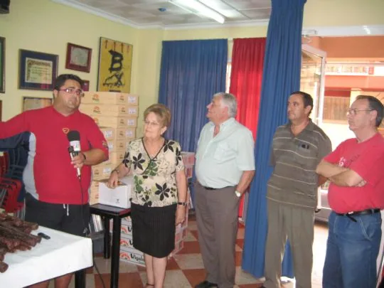 LA PEÑA BARCELONISTA DE TOTANA REPARTE LOTES DE PRODUCTOS ALIMENTICIOS EXCEDENTARIOS DE LA XXXII TROBADA — imagen 3