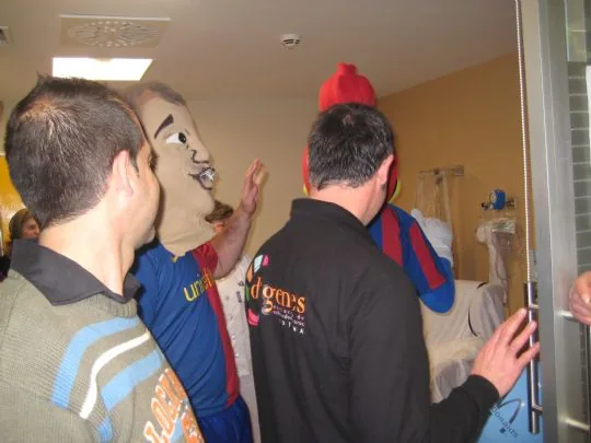 LA PB TOTANA REPARTIO REGALOS EN EL HOSPITAL VIRGEN DE LA ARRIXACA DE MURCIA — imagen 9