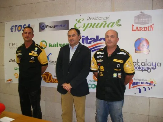 LA PEÑA BARCELONISTA DE TOTANA ESPONSORIZA A DOS PILOTOS DE MOTOS ACUÁTICAS