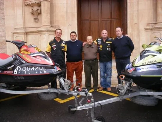 LA PEÑA BARCELONISTA DE TOTANA ESPONSORIZA A DOS PILOTOS DE MOTOS ACUÁTICAS — imagen 2