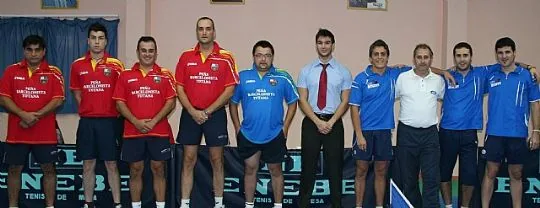 Tenis de mesa. 2ª division nacional. Debut en casa y victoria 4-2 de la Peña Barcelonista — imagen 2