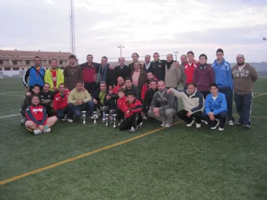 LA PB TOTANA GANA EL I TORNEO DE NAVIDAD DE FUTBOL 7 INTERPEÑAS JUGADO EN ROLDAN — imagen 8