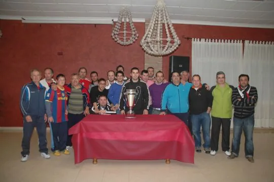 LA PEÑA MADRIDISTA LA DECIMA TOTANA SE PROCLAMA CAMPEON DEL II TORNEO TRIANGULAR DE NAVIDAD INTERPEÑAS — imagen 5