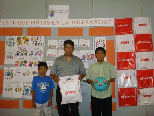 LA PEÑA BARCELONISTA DE TOTANA SOLIDARIA CON LOS NIÑOS DE DIFERENTES NACIONALIDADES