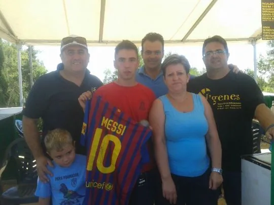 LA PEÑA BARCELONISTA DE TOTANA REALIZA UNA RIFA SOLIDARIA EN EL I CAMPEONATO DE PETANCA POR LAS ENFERMEDADES RARAS