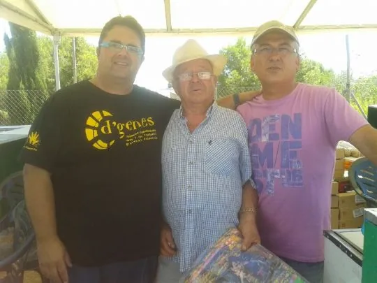 LA PEÑA BARCELONISTA DE TOTANA REALIZA UNA RIFA SOLIDARIA EN EL I CAMPEONATO DE PETANCA POR LAS ENFERMEDADES RARAS — imagen 2