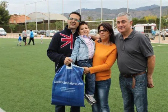 LA FEDERACIÓN DE PEÑAS BARCELONISTAS Y LA PB TOTANA AYUDAN A JAVITO — imagen 3