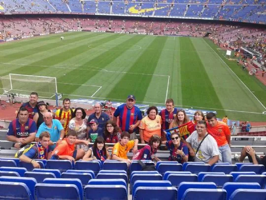 CASI 30 PEÑISTAS Y AFICIONADOS VIAJAN A BARCELONA AL PARTIDO FC BARCELONA - ATH. BILBAO