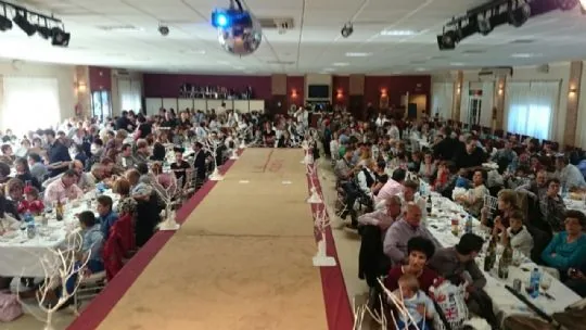 LA PEÑA BARCELONISTA DE TOTANA COLABORA EN TRES NUEVAS ACTIVIDADES SOLIDARIAS: EL I OPEN DE PÁDEL INDOOR TOTANA, LA CENA DE AELIP Y LA COMIDA DE LA MAGDALENA — imagen 3