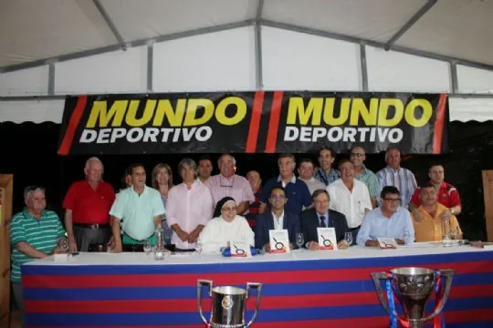 LA PB TOTANA ESTUVO PRESENTE EN EL ACTO ORGANIZADO POR MUNDO DEPORTIVO Y LA FEDERACIÓN DE PEÑAS BARCELONISTAS DE LA REGIÓN DE MURCIA