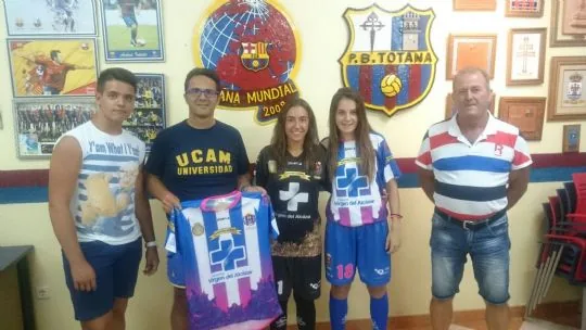 LA PEÑA BARCELONISTA DE TOTANA COLABORA CON EL CLUB LORCA DEPORTIVA FÉMINAS — imagen 2