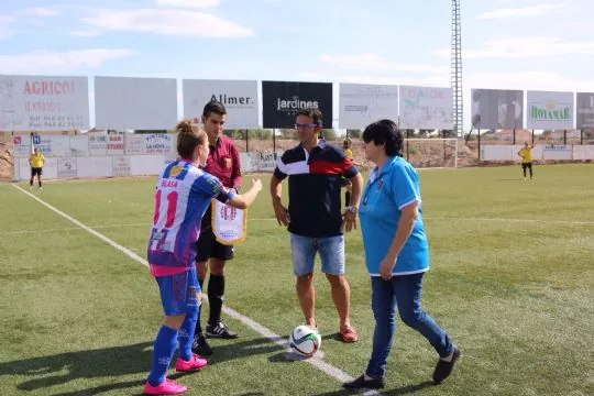EL CLUB LORCA FÉMINAS REALIZA UN RECONOCIMIENTO A LA PEÑA BARCELONISTA DE TOTANA — imagen 2