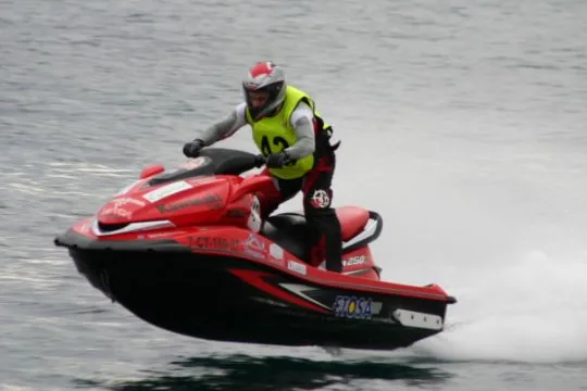 LOS PILOTOS DE MOTOS ACUATICAS PATROCINADOS POR LA PB TOTANA ARRASAN EN LA PRIMERA PRUEBA DEL CAMPEONATO REGIONAL DE MURCIA