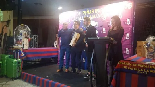 JUAN CARRION PRESIDENTE FPB MURCIA GALARDONADO CON EL PREMIO "BODEGAS INIESTA" EN LA V GALA DE LA FEDERACION DE PEÑAS BARCELONISTAS DE CASTILLA LA MANCHA — imagen 4