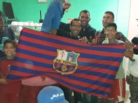 LA PEÑA BARCELONISTA DE TOTANA COLABORA CON SIMPATIZANTES DEL FCB EN SIDI SLIMANE (MARRUECOS)