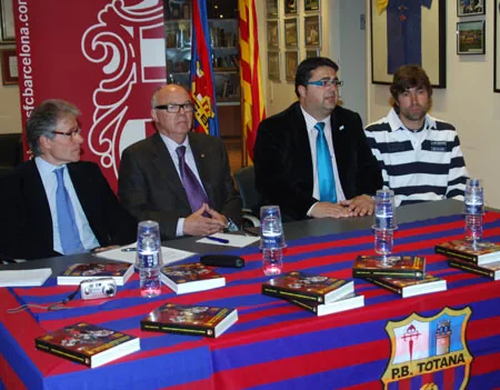 PRESENTACION DE LA 2ª EDICION DEL LIBRO TOTANA Y EL BARCELONISMO EN LA REGION DE MURCIA — imagen 3