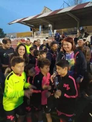 FÚTBOL Y SOLIDARIDAD SE DIERON LA MANO EN EL CAMPO "JUAN CAYUELA" DE TOTANA CON MOTIVO DEL TORNEO ORGANIZADO POR LA PEÑA BARCELONISTA DE TOTANA A BENEFICIO DE AELIP Y D´GENES — imagen 5