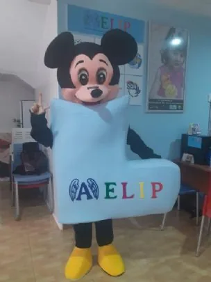 LA PEÑA BARCELONISTA DE TOTANA DONA 2 MUÑECOS CON EL LOGOTIPO DE AELIP Y DGENES EN EL MARCO DE SU PROGRAMA ILUSIÓN SOLIDARIA