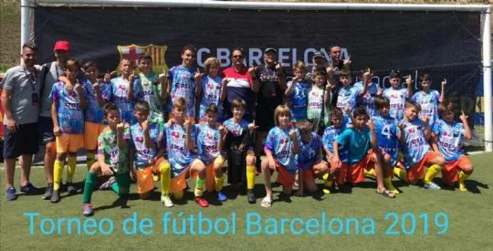 LA PEÑA BARCELONISTA DE TOTANA DA VISIBILIDAD Y SENSIBILIZA SOBRE LAS LIPODISTROFIAS EN EL XIV TORNEO INTERNACIONAL DE FÚTBOL 7, ORGANIZADO POR LA CONFENDERACIÓN MUNDIAL DE PEÑAS DEL FCBARCELONA