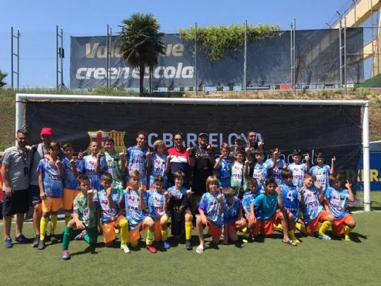 LA PEÑA BARCELONISTA DE TOTANA VISIBILIZA LAS ENFERMEDADES RARAS EN EL XIV TORNEO INTERNACIONAL DE FÚTBOL 7, ORGANIZADO EN BARCELONA POR LA CONFEDERACIÓN MUNDIAL DE PEÑAS DEL FC BARCELONA — imagen 4