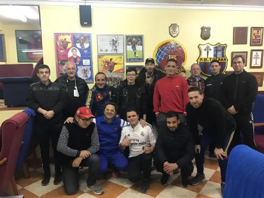PERSONAS PRIVADAS DE LIBERTAD VISITAN LA SEDE SOCIAL DE LA PEÑA BARCELONISTA DE TOTANA
