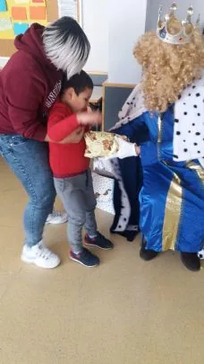 LA PEÑA BARCELONISTA DE TOTANA COLABORA CON LAS ESCUELAS DE NAVIDAD DE D'GENES — imagen 3