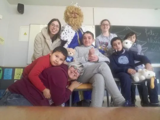 LA PEÑA BARCELONISTA DE TOTANA COLABORA CON LAS ESCUELAS DE NAVIDAD DE D'GENES — imagen 4