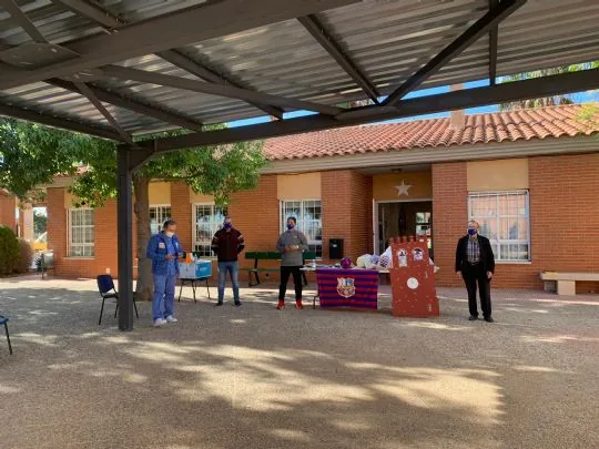 LA PEÑA BARCELONISTA DE TOTANA VISITA EN CENTRO DE PERSONAS CON DISCAPACIDAD INTELECTUAL JOSÉ MOYA TRILLA — imagen 7