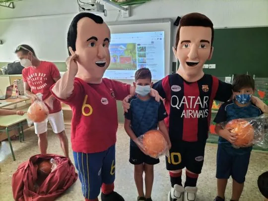 La Peña barcelonista de Totana colabora con las Escuelas de Verano inclusivas con personas con discapacidad y enfermedades raras que desarrolla la Asociación Dgenes en colaboración con el Ayuntamiento en Mazarron y Puerto de Mazarron — imagen 3