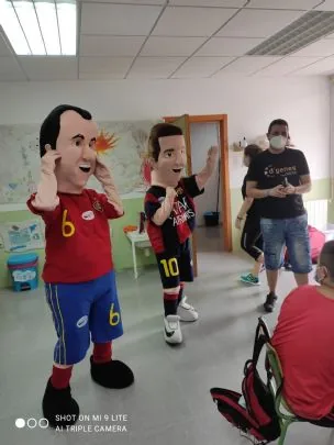 La Peña barcelonista de Totana colabora con las Escuelas de Verano inclusivas con personas con discapacidad y enfermedades raras que desarrolla la Asociación Dgenes en colaboración con el Ayuntamiento en Mazarron y Puerto de Mazarron — imagen 4