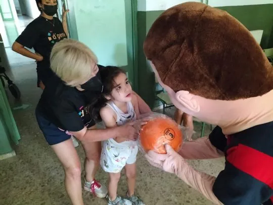 La Peña barcelonista de Totana colabora con las Escuelas de Verano inclusivas con personas con discapacidad y enfermedades raras que desarrolla la Asociación Dgenes en colaboración con el Ayuntamiento en Mazarron y Puerto de Mazarron — imagen 5