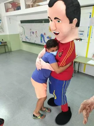 La Peña barcelonista de Totana colabora con las Escuelas de Verano inclusivas con personas con discapacidad y enfermedades raras que desarrolla la Asociación Dgenes en colaboración con el Ayuntamiento en Mazarron y Puerto de Mazarron — imagen 6