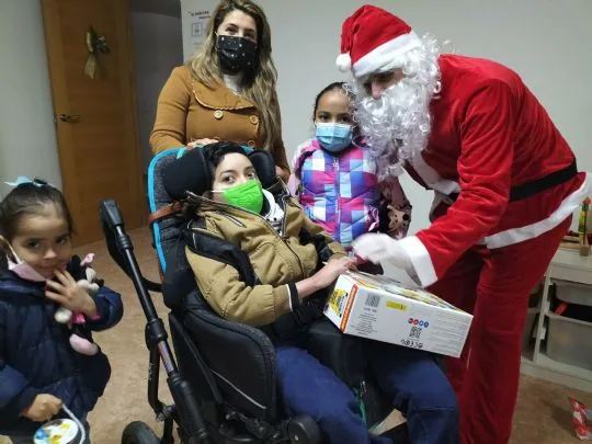 La Peña Barcelonista de Totana colabora con D' Genes en su programa de Navidad 2021