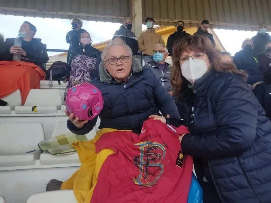 La Peña Barcelonista colabora con una rifa solidaria por el día mundial de las enfermedades raras — imagen 3