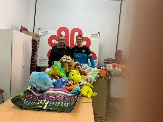 La Peña Barcelonista colabora con Cáritas Santiago a través de su proyecto Ilusión Solidaria