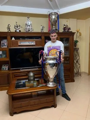 La Peña Barcelonista de totana hace sonreír a Mario y Ángel, jóvenes sin diagnóstico. — imagen 2