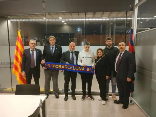 La Peña Barcelonista de Totana hace posible la ilusión de Mario, un joven que sufre una enfermedad rara — imagen 4