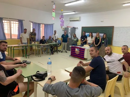 La Peña Barcelonista de Totana colabora con la décima edición del Programa Matrix en el Centro Penitenciario de Murcia — imagen 2