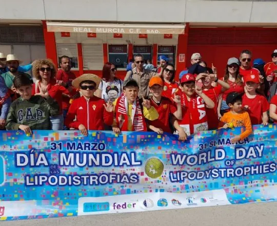 Los niños y niñas de la Escuela PB Totana  Santa Eulalia dan visibilidad a las lipodistrofias