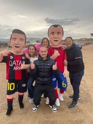 Los muñecos solidarios de la PB Totana hacen sonreír a niños/as en la comunión de nuestro socio GERO — imagen 4