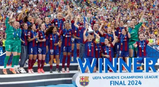La PB Totana estuvo presente en la final de la Champions femenina, con un gran triunfo del FCB femenino