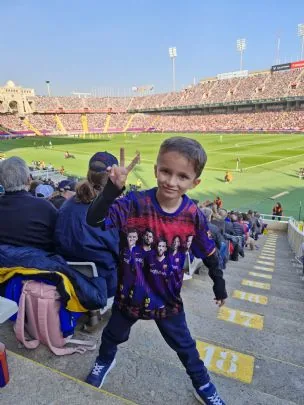 La PBTotana y la Confederación Mundial de Peñas de Fútbol Club Barcelona han podido hacer realidad la ilusión de Marco y su familia